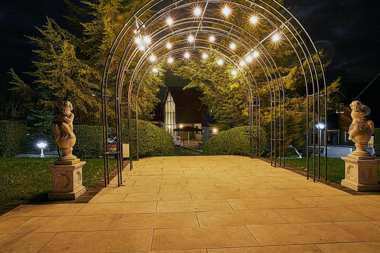 The Sharnbrook Hotel المظهر الخارجي الصورة