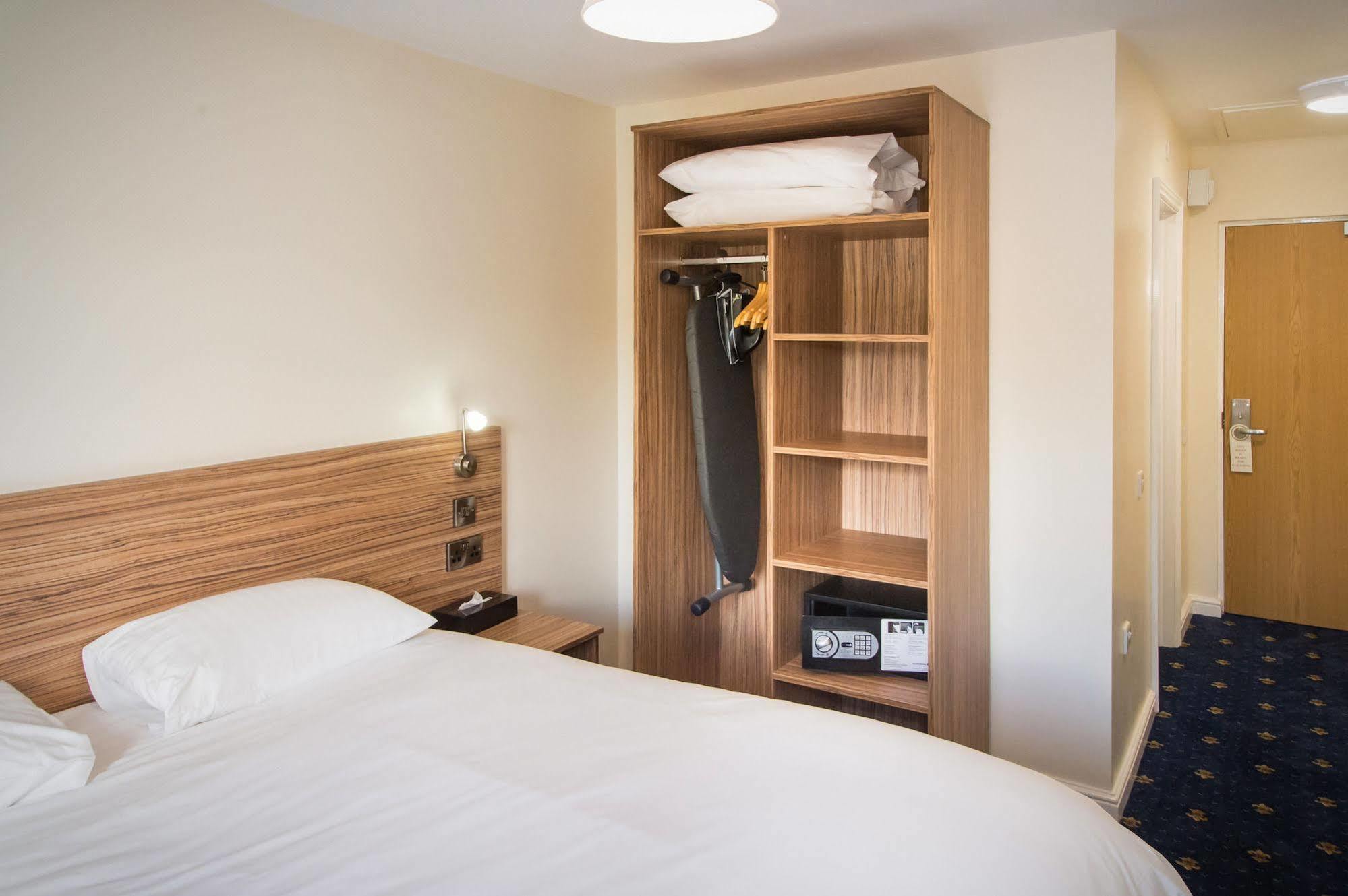 The Sharnbrook Hotel المظهر الخارجي الصورة